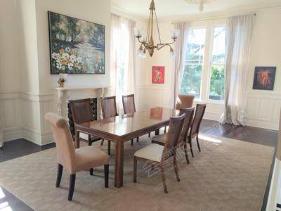 Epic Victorian Mansion - 2,000 square feet of historical landmarkElegant Dining Room with Towering Ceilings基础图库28